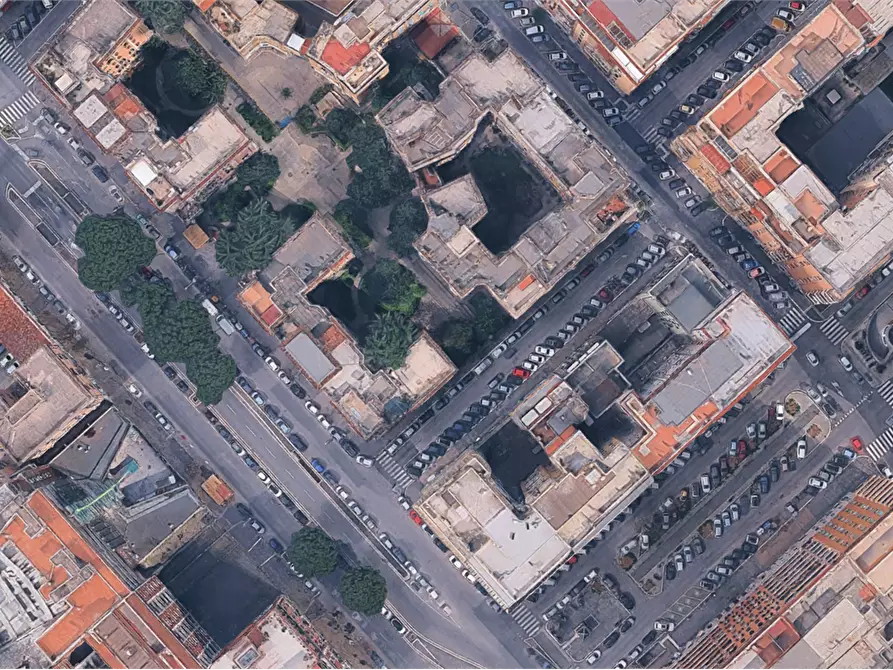 Immagine 10 di Appartamento in vendita  in Via Appia Nuova a Roma