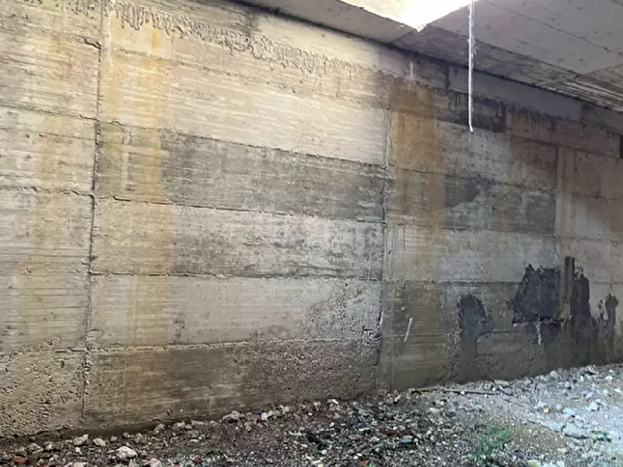 Immagine 3 di Stabile in vendita  in Via G.Matteotti a Settimo Torinese