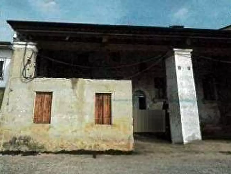 Immagine 4 di Porzione di villa in vendita  in Via San Pietro a Montecchio Precalcino