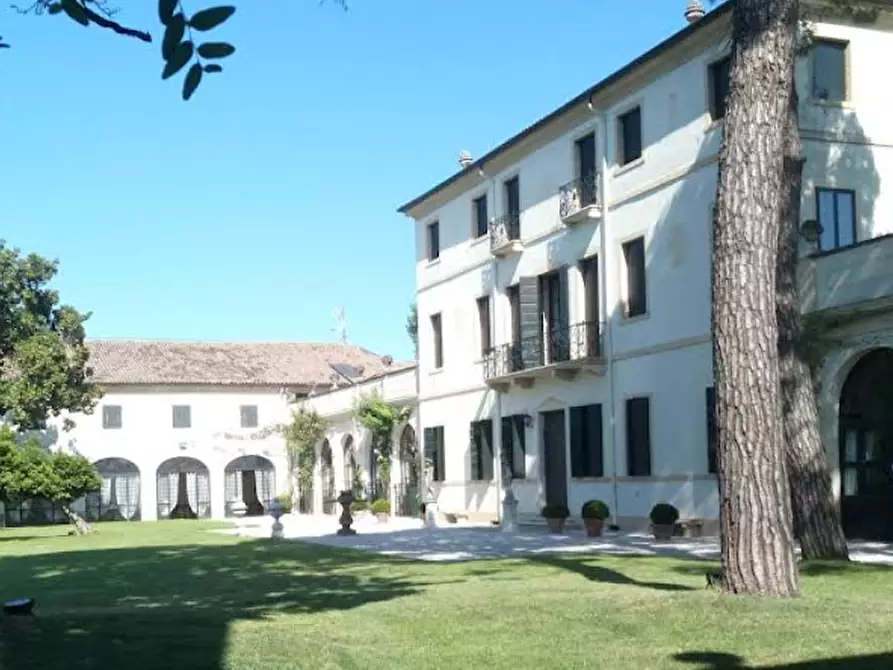 Immagine 1 di Villa in vendita  in Via Albarea a Pianiga