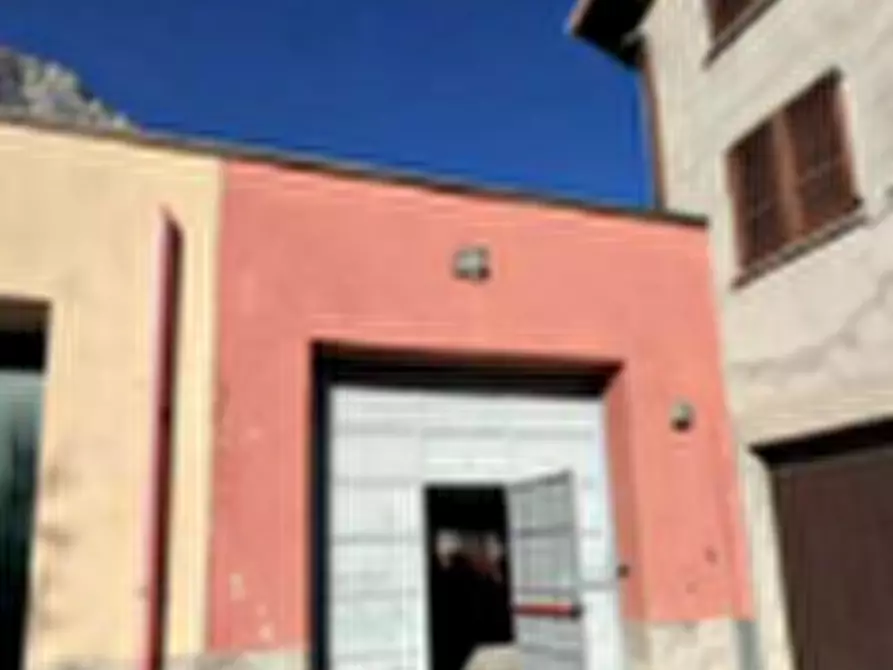 Immagine 1 di Magazzino in vendita  in Via Padre Domenico Mazzucconi a Lecco