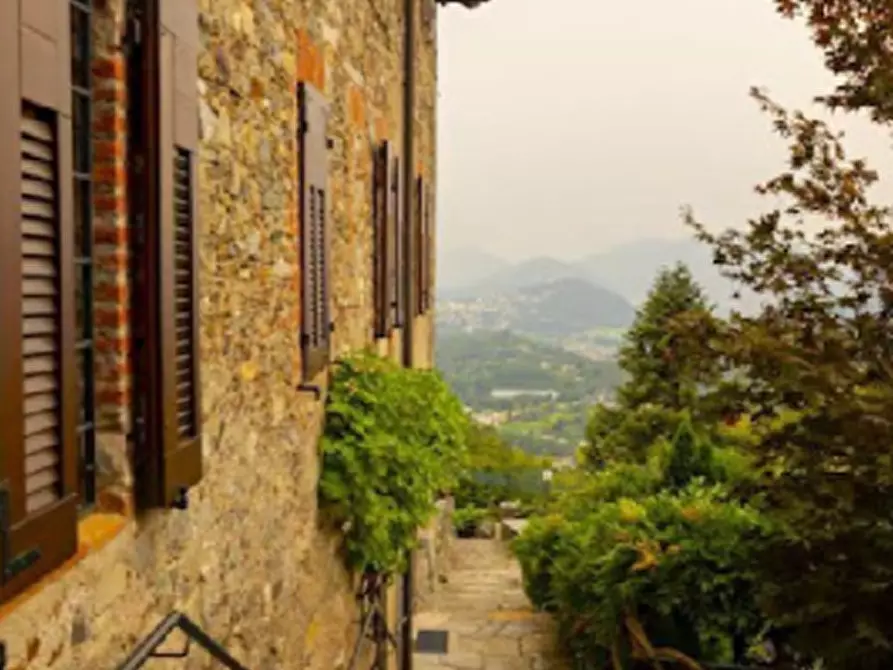 Immagine 28 di Porzione di villa in vendita  in Via San Pietro a Montecchio Precalcino