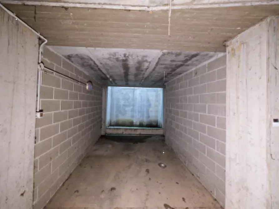 Immagine 7 di Garage in vendita  in Via Dante Alighieri  a Arluno