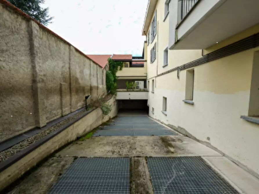 Immagine 4 di Garage in vendita  in Via Dante Alighieri  a Arluno