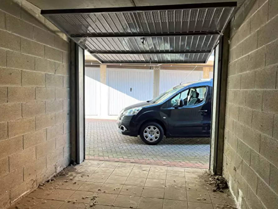 Immagine 5 di Garage in vendita  in Via A. Modigliani a Settimo Torinese