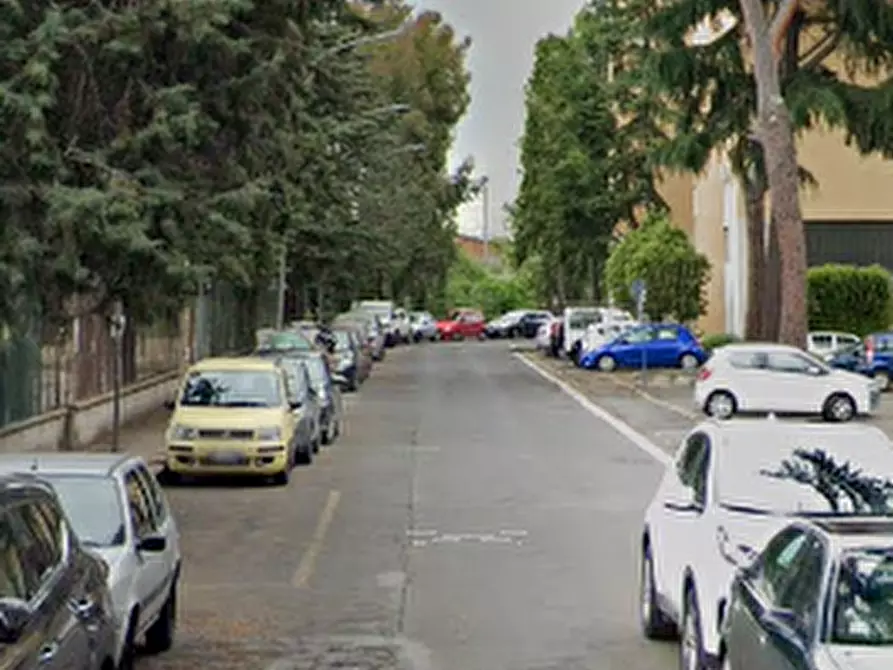 Immagine 6 di Appartamento in vendita  in Via Bova a Roma