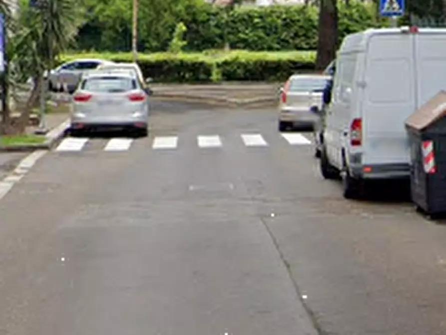 Immagine 7 di Appartamento in vendita  in Via Bova a Roma