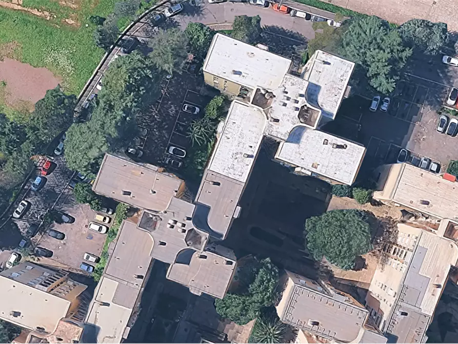 Immagine 10 di Appartamento in vendita  in Via Bova a Roma