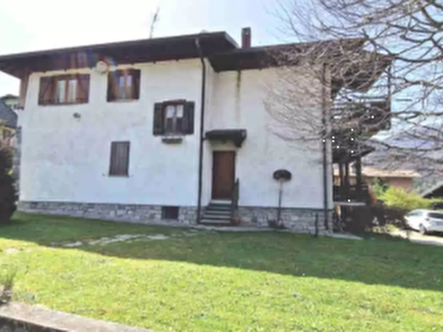 Immagine 5 di Appartamento in vendita  in Via E. De Amicis a Cassina Valsassina