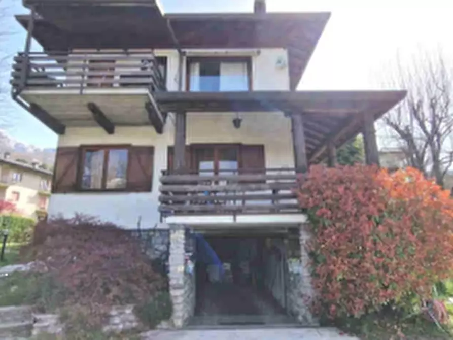 Immagine 8 di Appartamento in vendita  in Via E. De Amicis a Cassina Valsassina