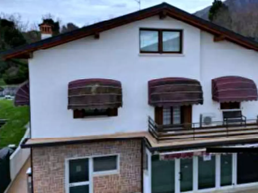 Immagine 3 di Negozio in vendita  in Via Trieste a Aviano