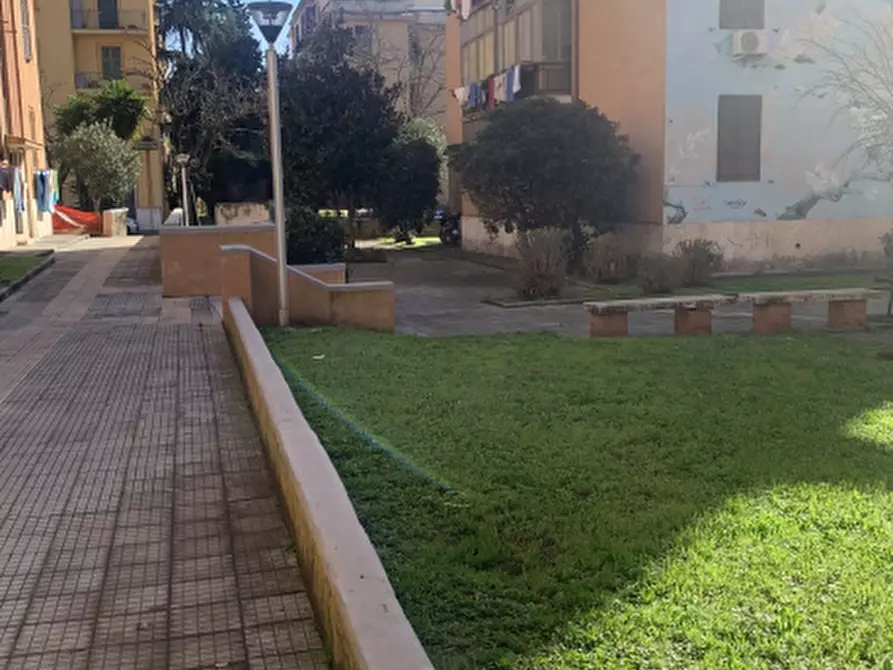 Immagine 2 di Appartamento in vendita  in Via Annio Felice a Roma