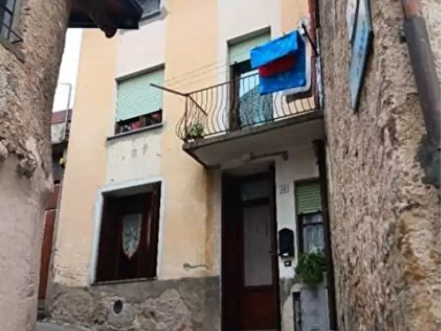 Immagine 1 di Porzione di casa in vendita  in Via alla Rocca a Pasturo