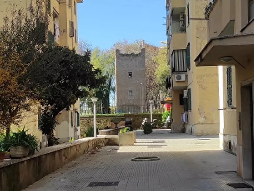 Immagine 2 di Appartamento in vendita  in Via Annio Felice  a Roma