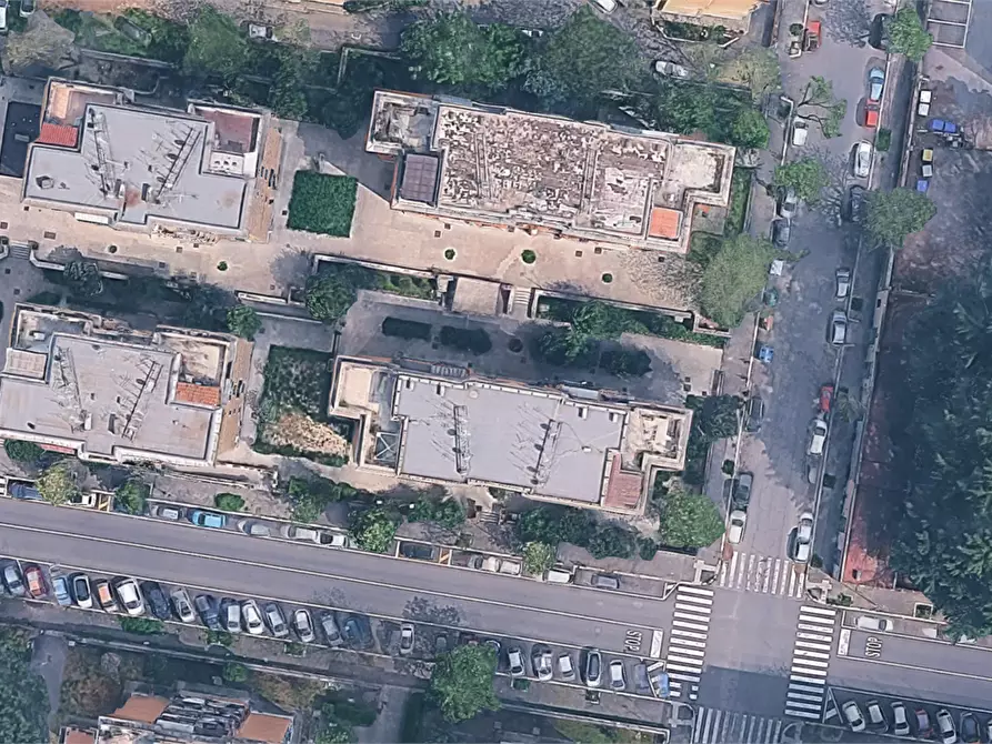 Immagine 10 di Appartamento in vendita  in Via Annio Felice  a Roma