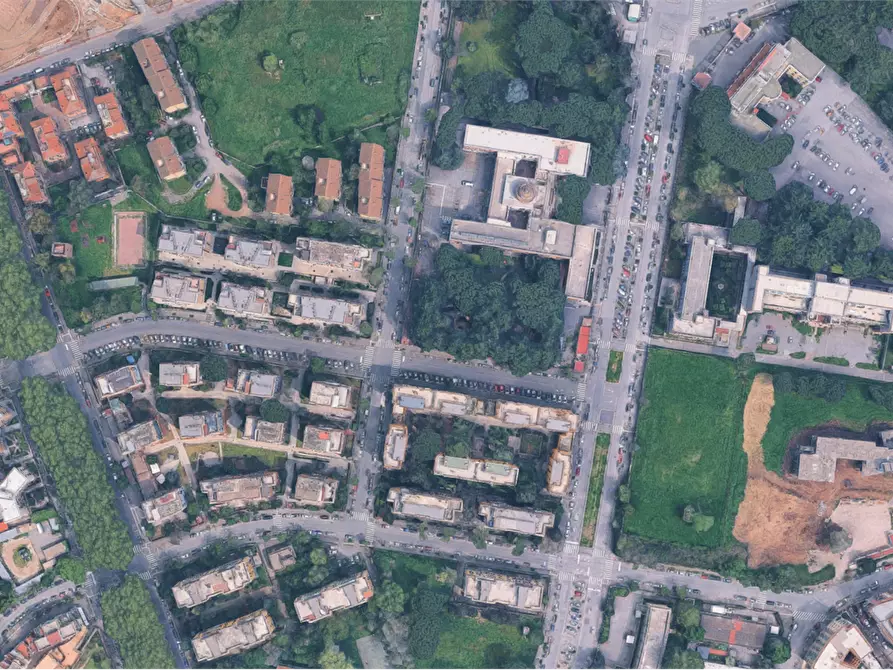 Immagine 11 di Appartamento in vendita  in Via Annio Felice  a Roma