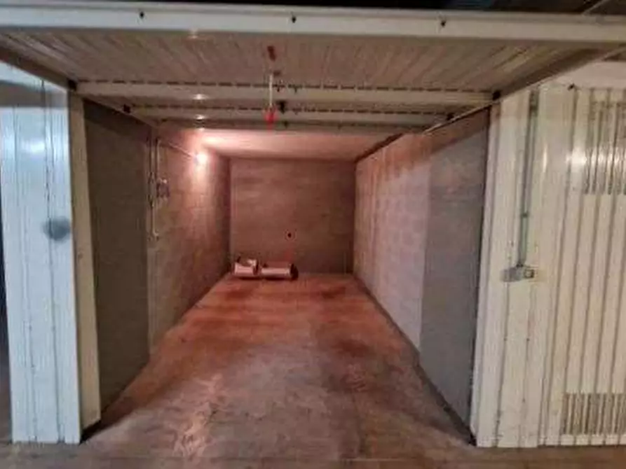 Immagine 1 di Garage in vendita  in Piazza Adriano a Torino