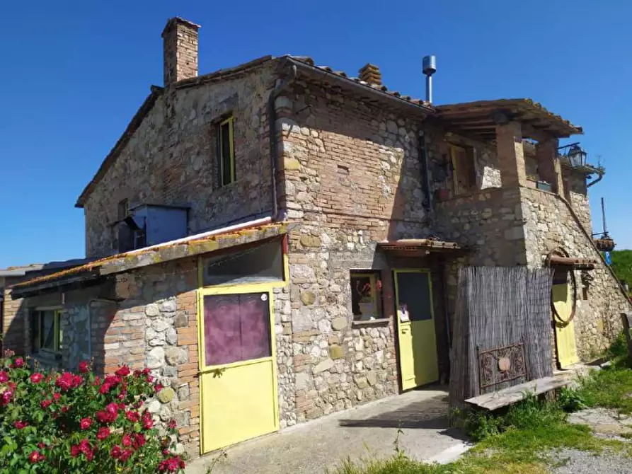 Immagine 3 di Negozio in vendita  in Località Farnieta  a Fabro