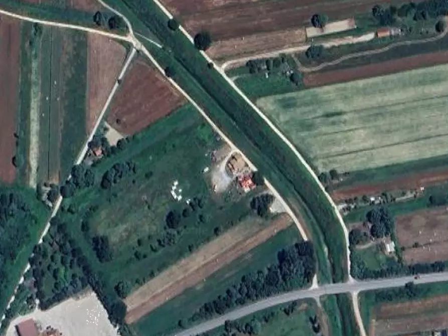 Immagine 22 di Negozio in vendita  in Località Farnieta  a Fabro