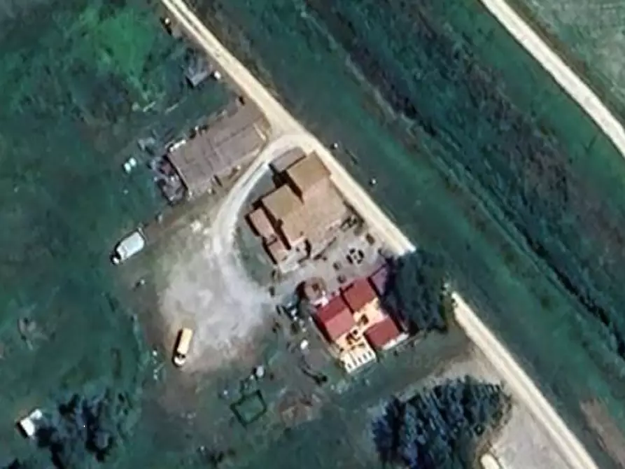 Immagine 23 di Negozio in vendita  in Località Farnieta  a Fabro