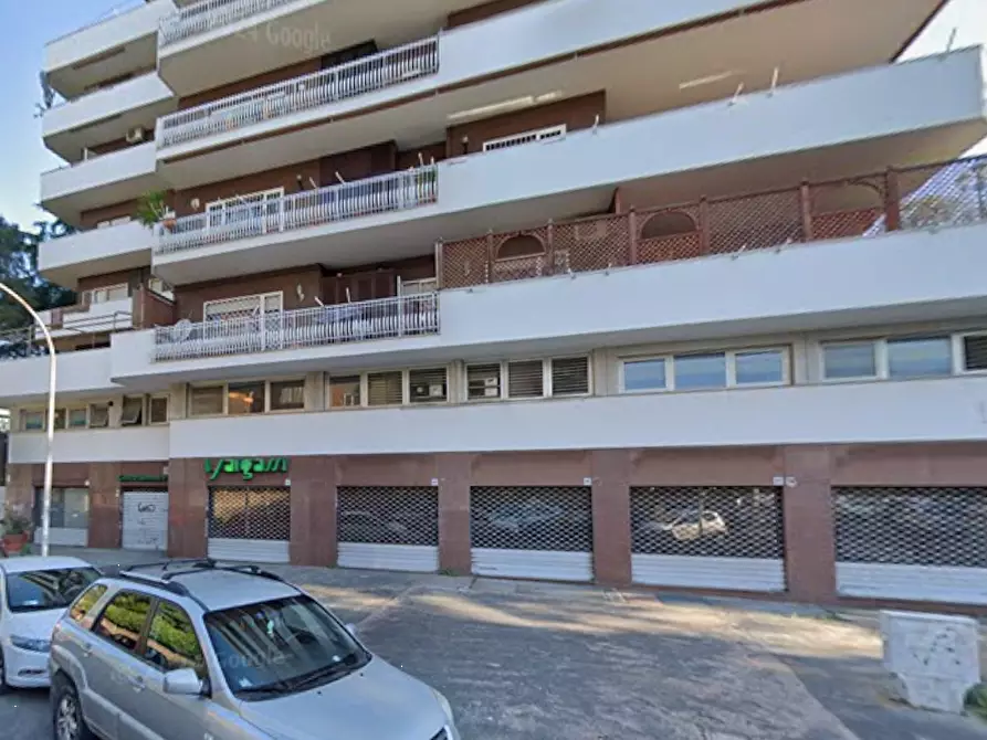 Immagine 5 di Negozio in vendita  in Via F.V. Nardelli a Roma