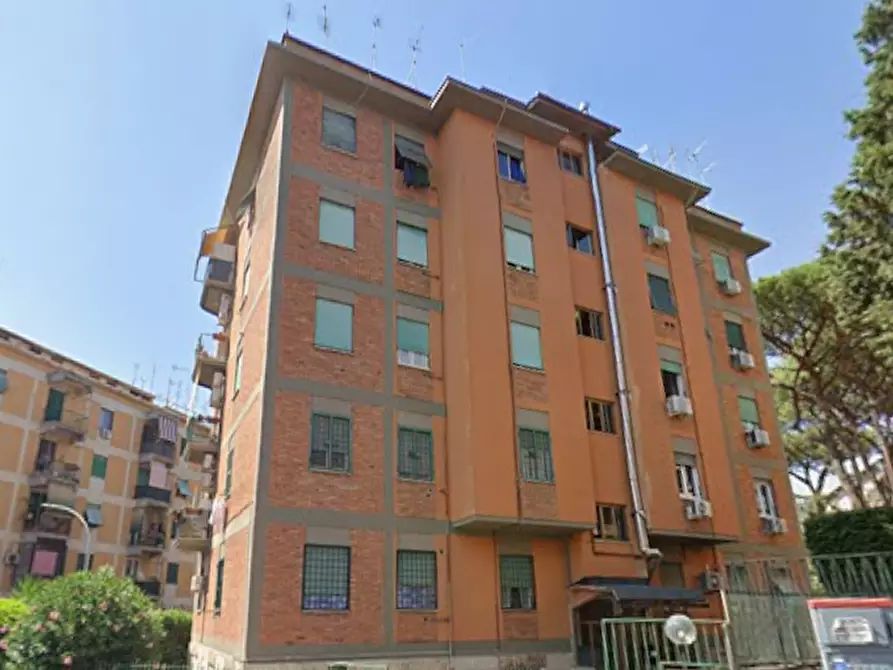 Immagine 4 di Appartamento in vendita  in Via Carlo Calisse a Roma
