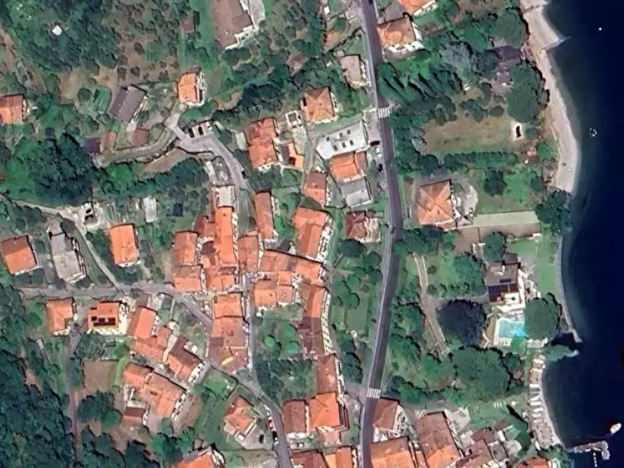 Immagine 12 di Appartamento in vendita  in Via Stoppani a Taceno