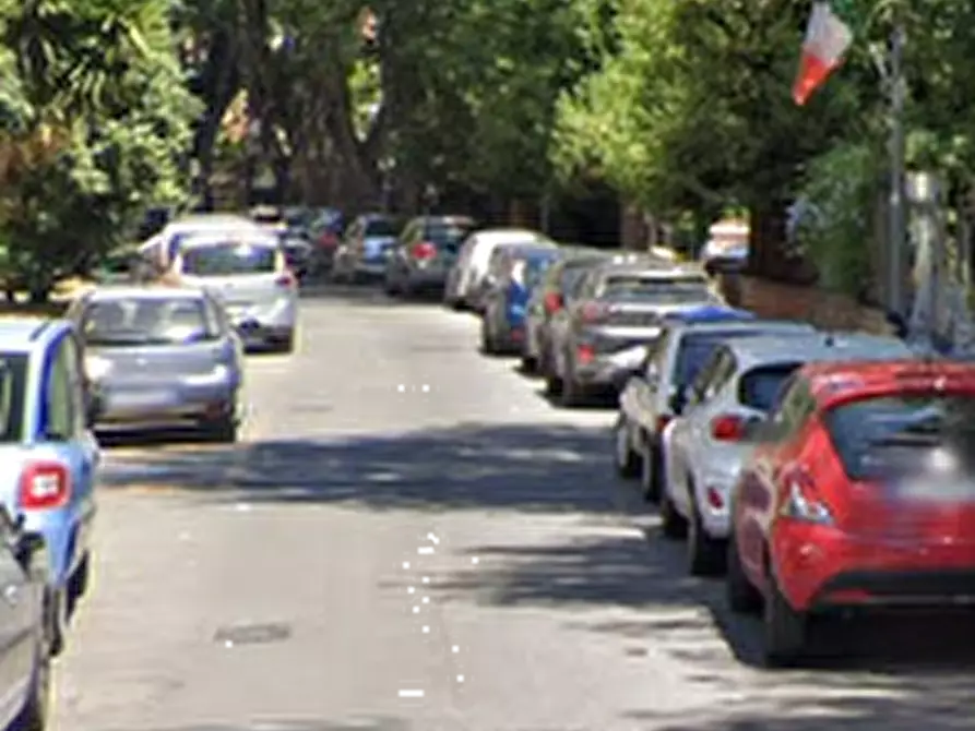 Immagine 7 di Appartamento in vendita  in Via Roberto Lordi  a Roma