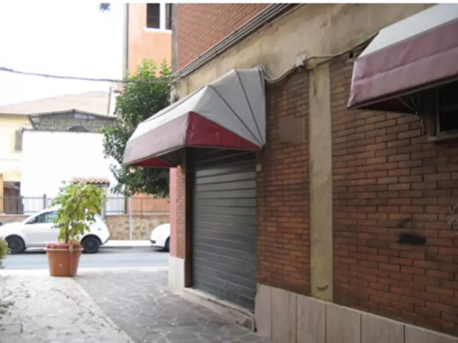 Immagine 3 di Negozio in vendita  in Via Antonio Cantore a San Cesareo