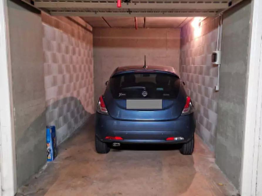 Immagine 1 di Garage in vendita  in Piazza Adriano a Torino