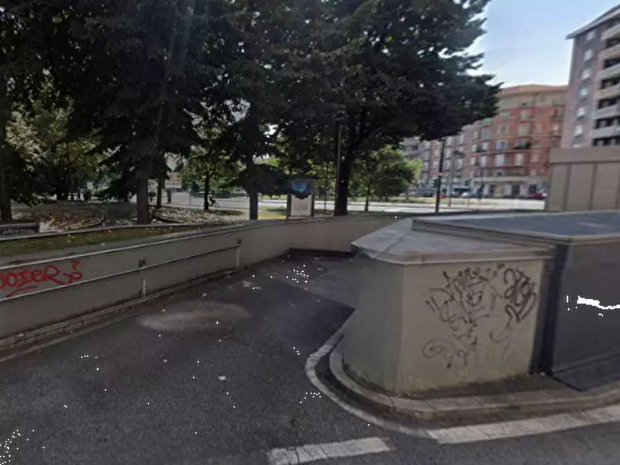 Immagine 6 di Garage in vendita  in Piazza Adriano a Torino