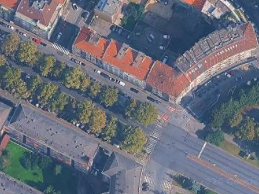 Immagine 9 di Garage in vendita  in Piazza Adriano a Torino