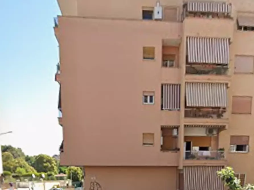 Immagine 6 di Appartamento in vendita  in Via Monte Fumaiolo a Roma