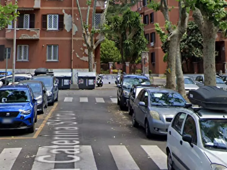 Immagine 9 di Appartamento in vendita  in Piazza Caterina Sforza a Roma