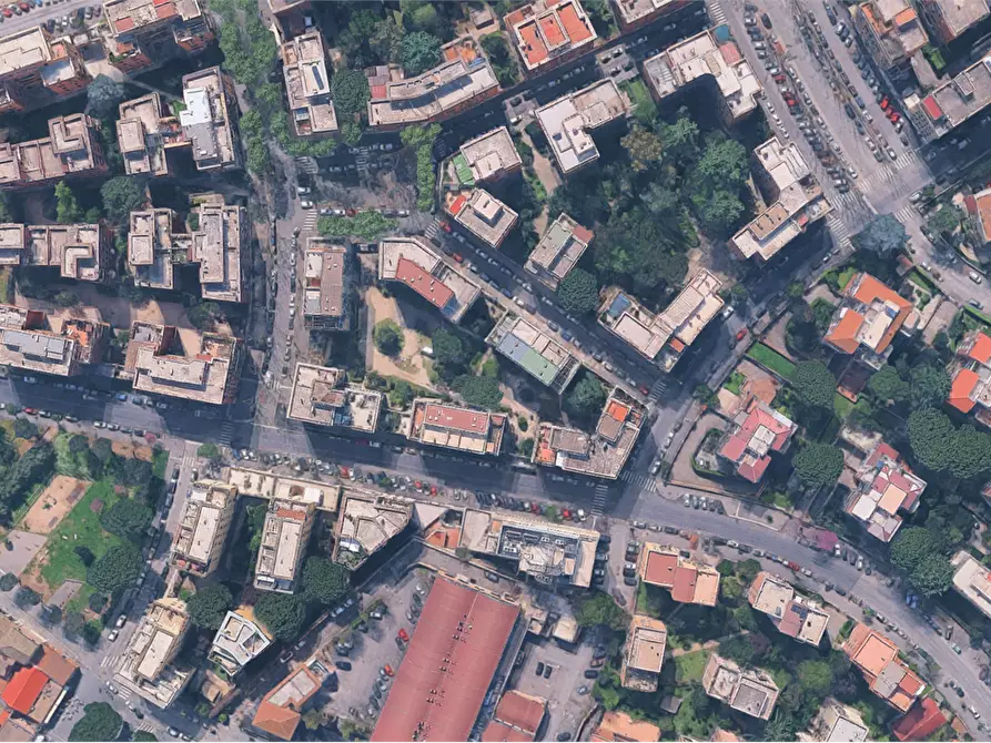 Immagine 12 di Appartamento in vendita  in Piazza Caterina Sforza a Roma