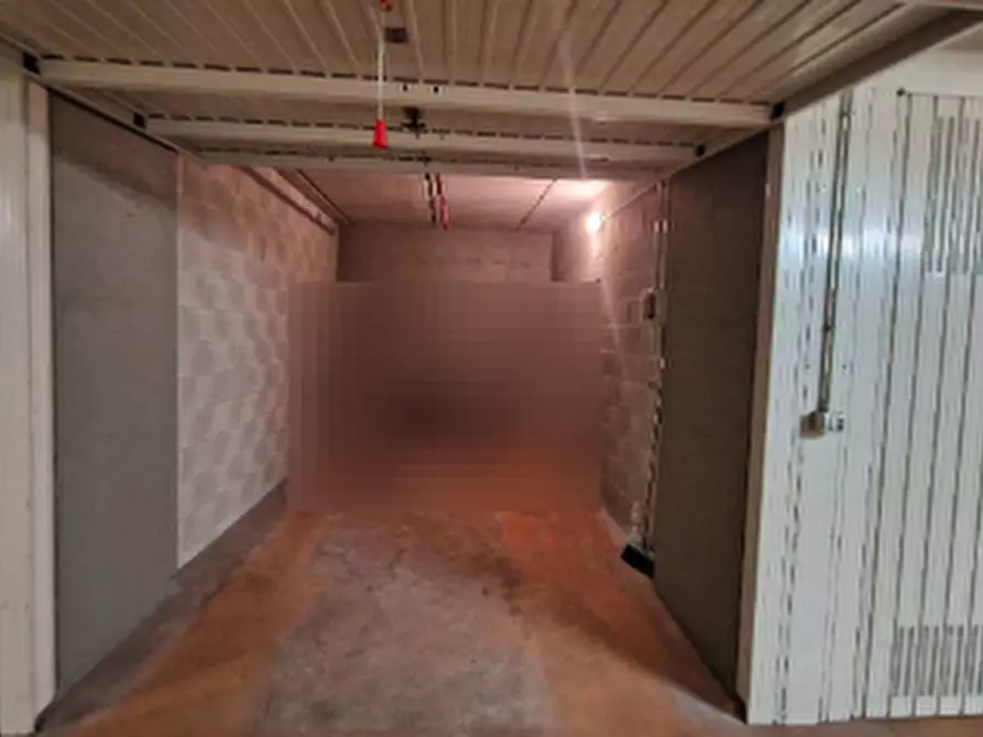 Immagine 1 di Garage in vendita  in Piazza Adriano a Torino