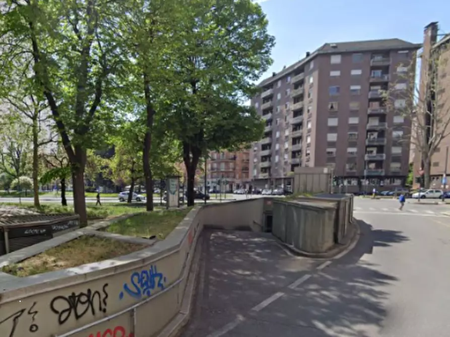 Immagine 5 di Garage in vendita  in Piazza Adriano a Torino