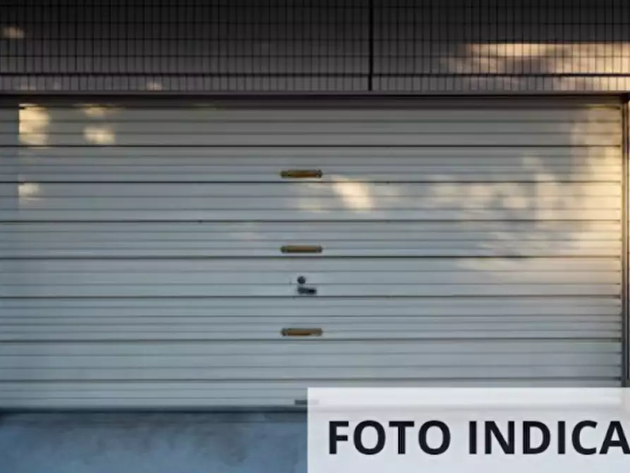Immagine 3 di Garage in vendita  in Piazza Adriano a Torino