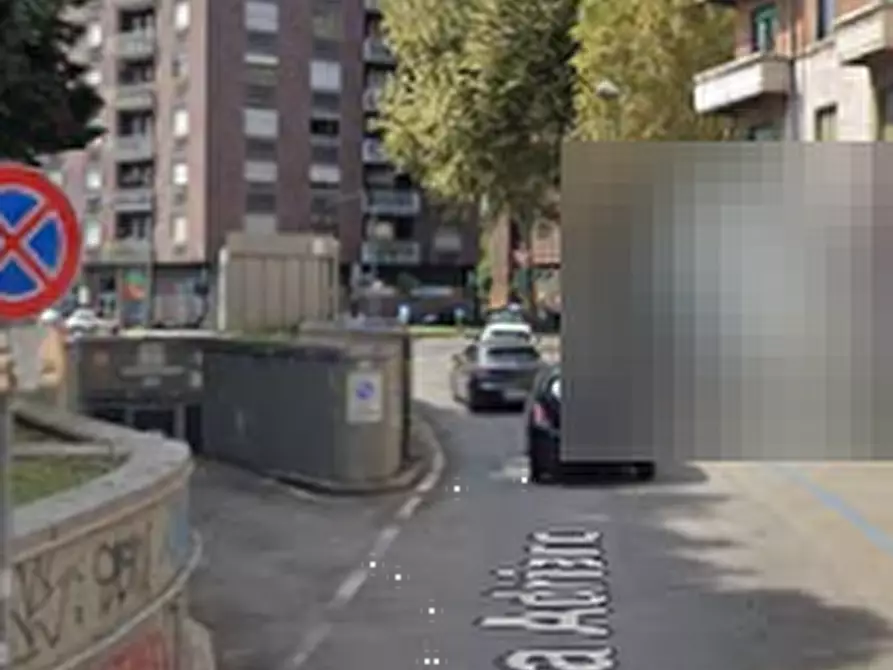 Immagine 2 di Garage in vendita  in Piazza Adriano a Torino