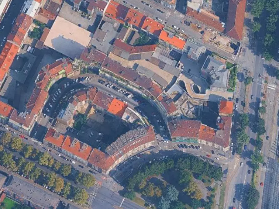 Immagine 6 di Garage in vendita  in Piazza Adriano a Torino