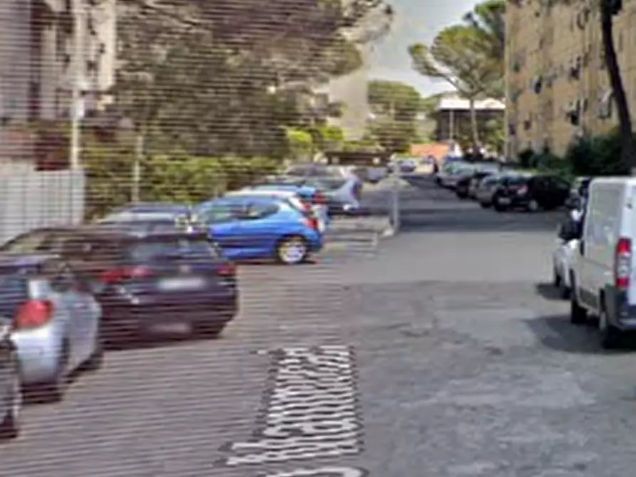 Immagine 13 di Garage in vendita  in  Via di Grotta di Gregna a Roma