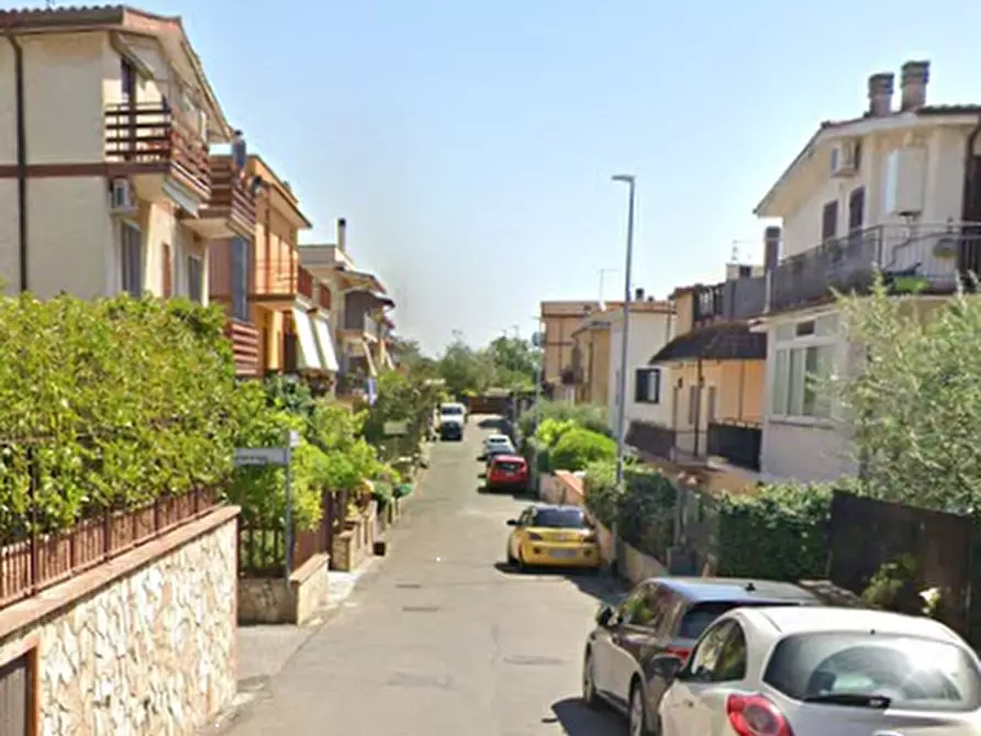 Immagine 4 di Appartamento in vendita  in Via Casatenovo  a Roma