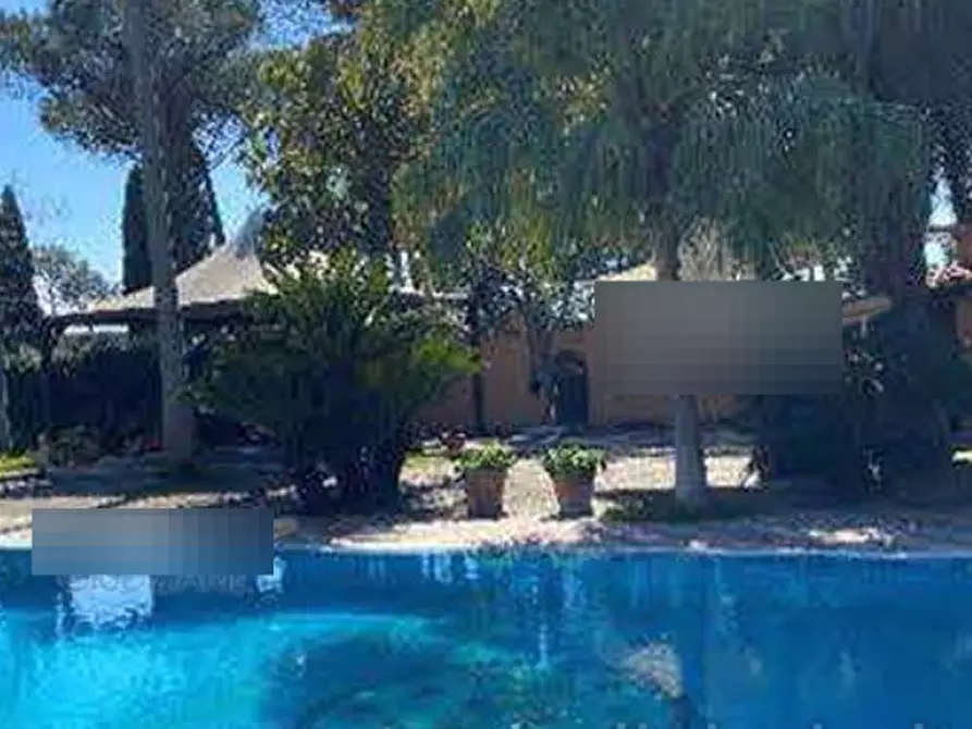 Immagine 1 di Villa in vendita  in Via Casali delle Cornacchiole a Roma