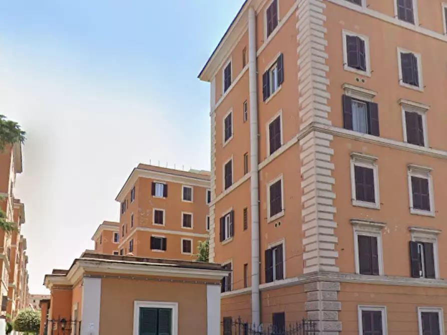Immagine 2 di Appartamento in vendita  in Via Monza a Roma