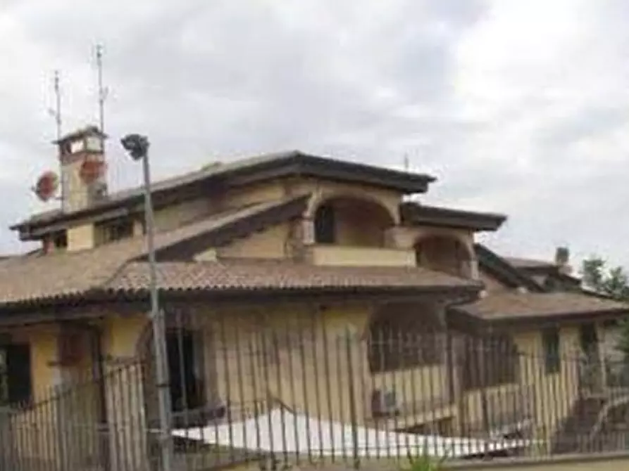 Immagine 2 di Villa in vendita  in Vicolo di S. Matteo a Roma