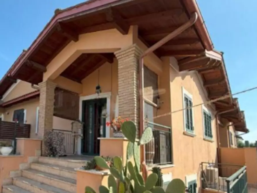 Immagine 2 di Villa in vendita  in Via Caiolo a Roma