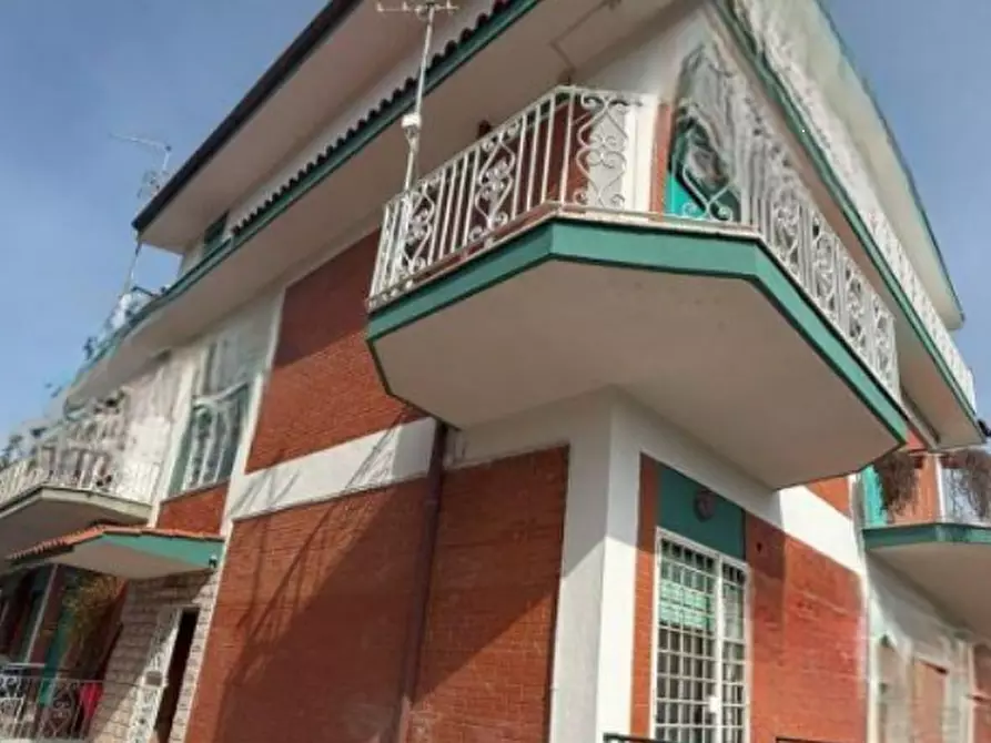 Immagine 2 di Appartamento in vendita  in Via di Vermicino a Roma