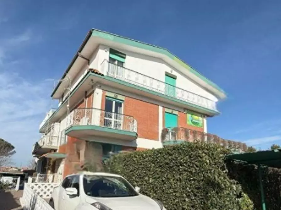 Immagine 1 di Appartamento in vendita  in Via di Vermicino a Roma