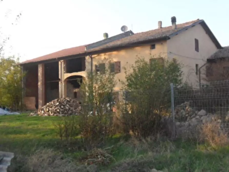 Immagine 4 di Stabile in vendita  in Via Romesino a Albinea