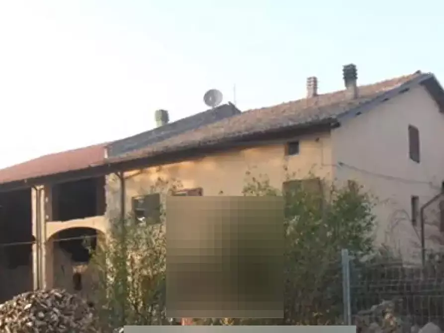 Immagine 16 di Stabile in vendita  in Via Romesino a Albinea